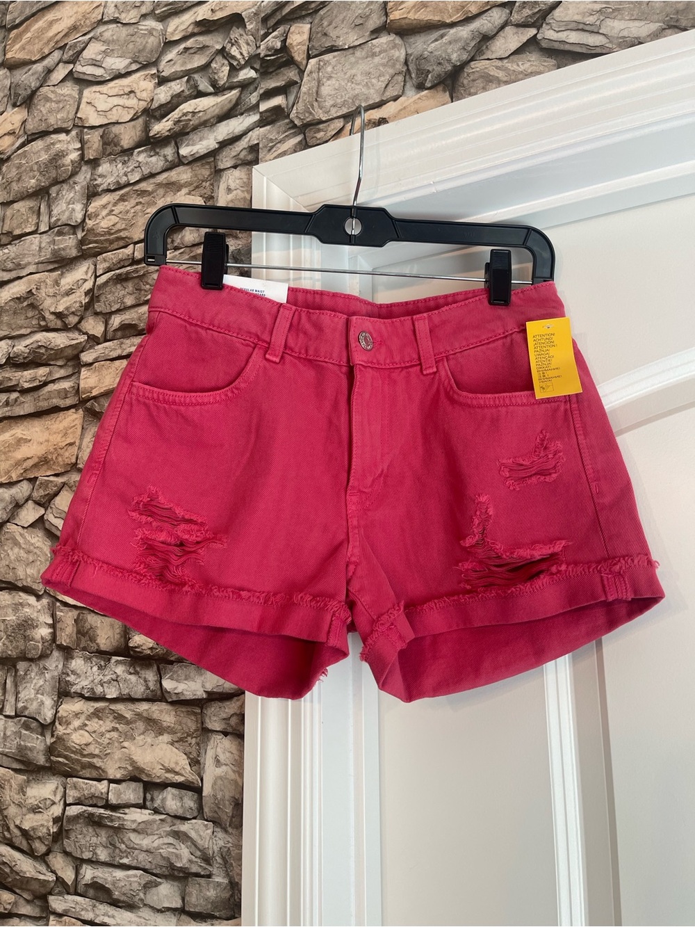 Women’s Pink H&M Distressed Denim Shorts Sz 6 NWT